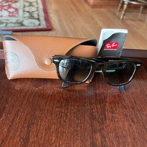 Ray-Ban Wayfarer Sunglasses